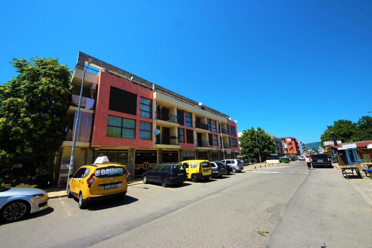 Menada Crystal Park Apartments Sunny Beach Esterno foto