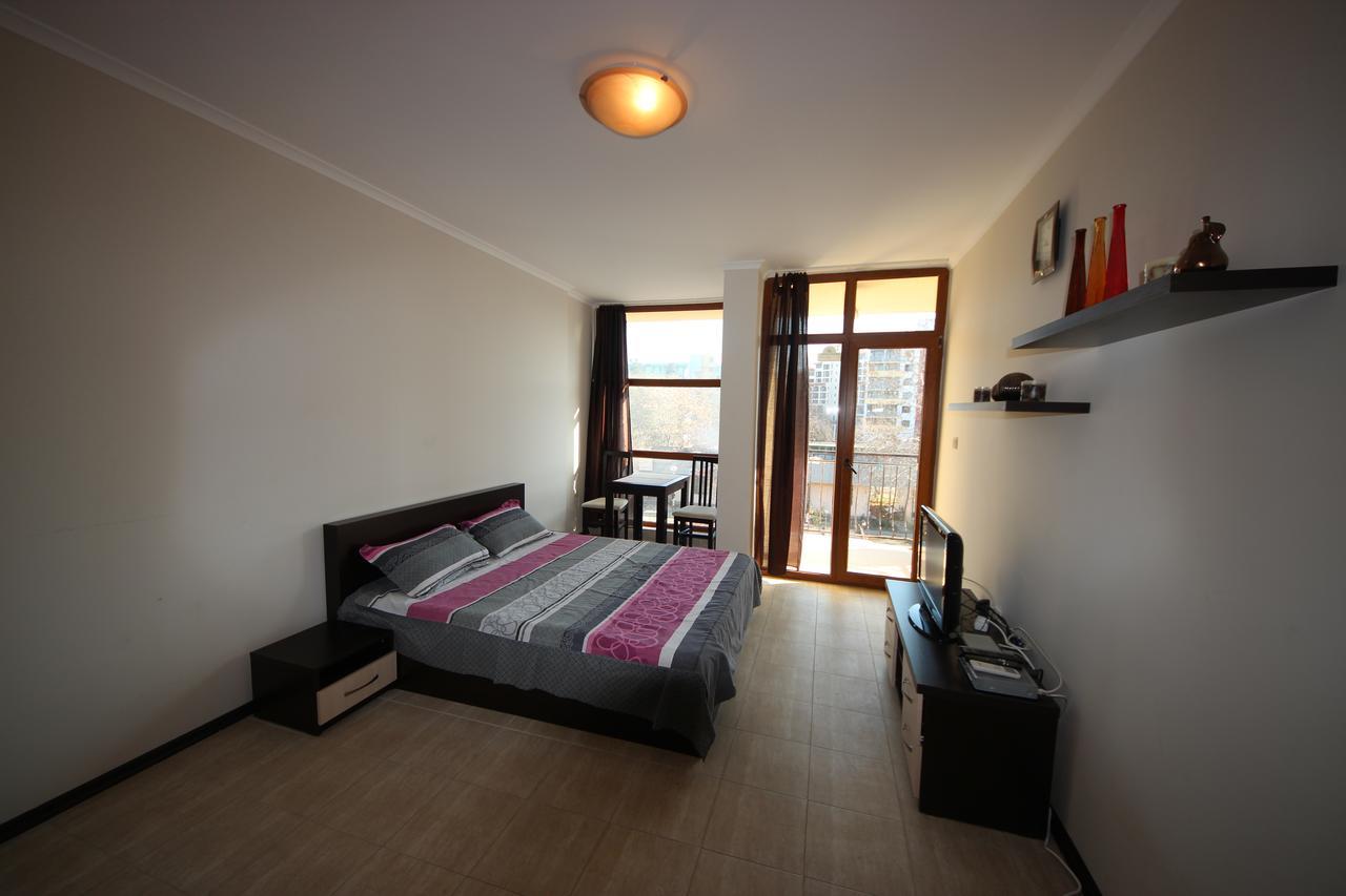 Menada Crystal Park Apartments Sunny Beach Esterno foto